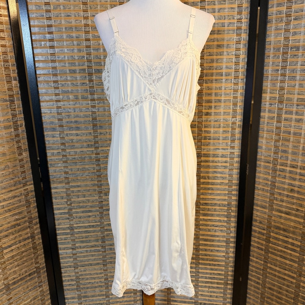 Penney's Adonna Full Slip Women 40 Average Cream Lace Trim Vintage Lingerie